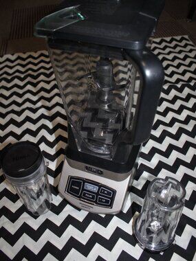 Ninja Blender with Smoothie Cups